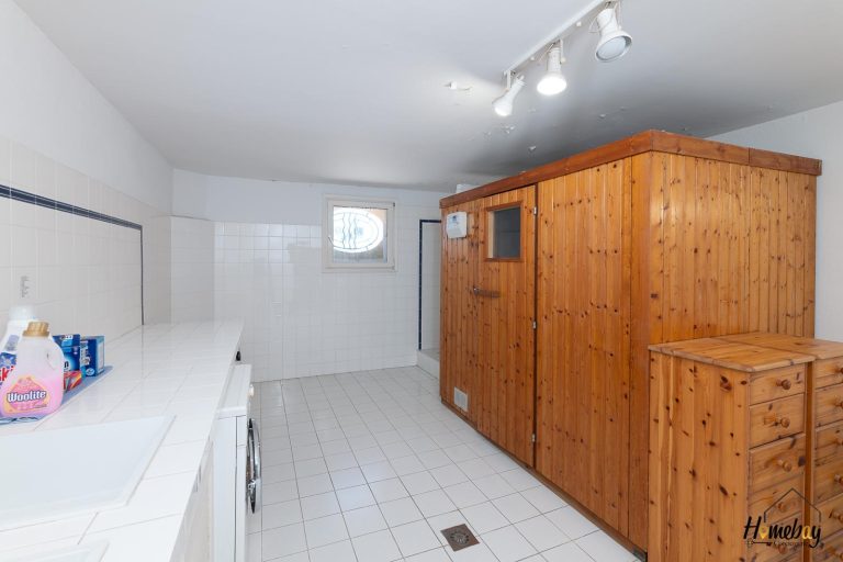 buanderie avec sauna dans la villa a louer au centre de cannes 768x512