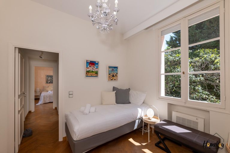 chambre a coucher villa luxe cannes centre  768x512
