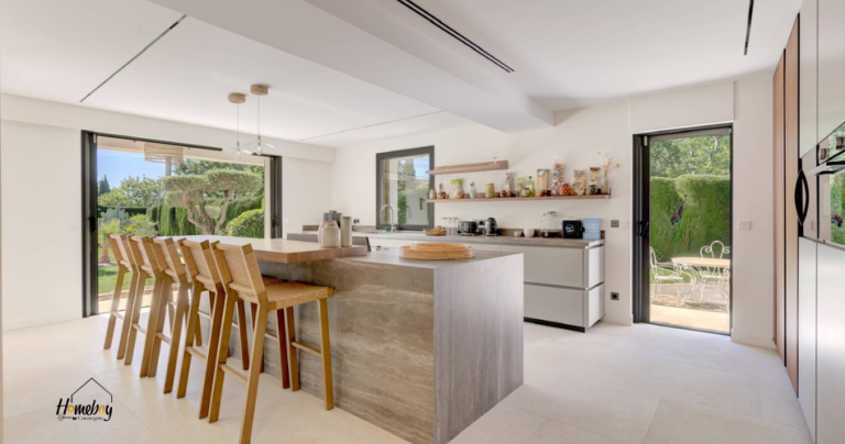 cuisine equipee de la villa vacances sur Mougins 1 768x404