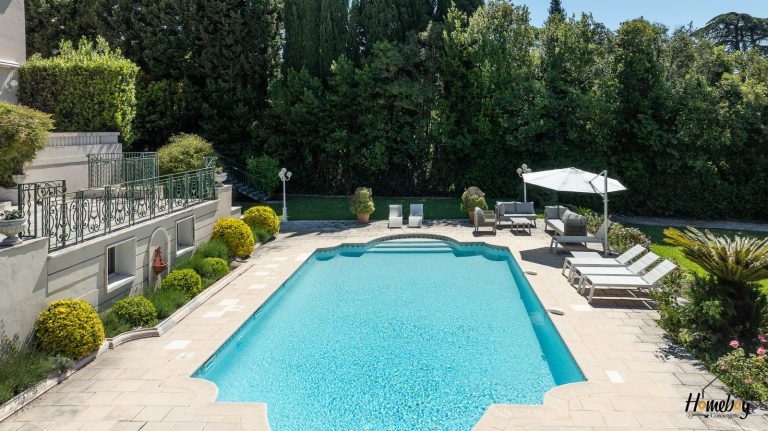 piscine villa haut de gamme sur cannes centre 768x431