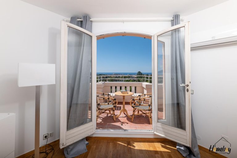 vue chambre villa en location sur cannes 768x512